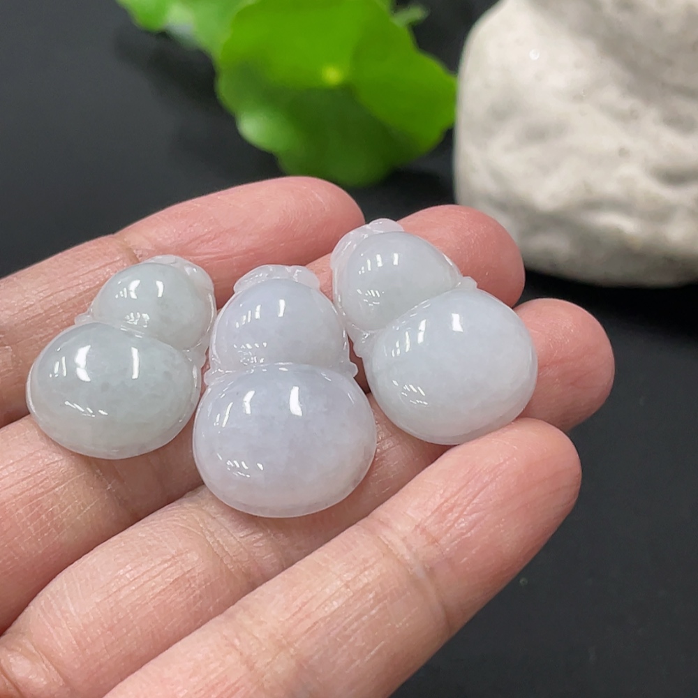 F34978338 Jadeite Gourd Pendant