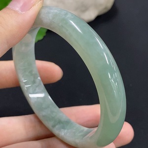 F42969067 翡翠正圈手镯 圈口56.7  货品总重约52g