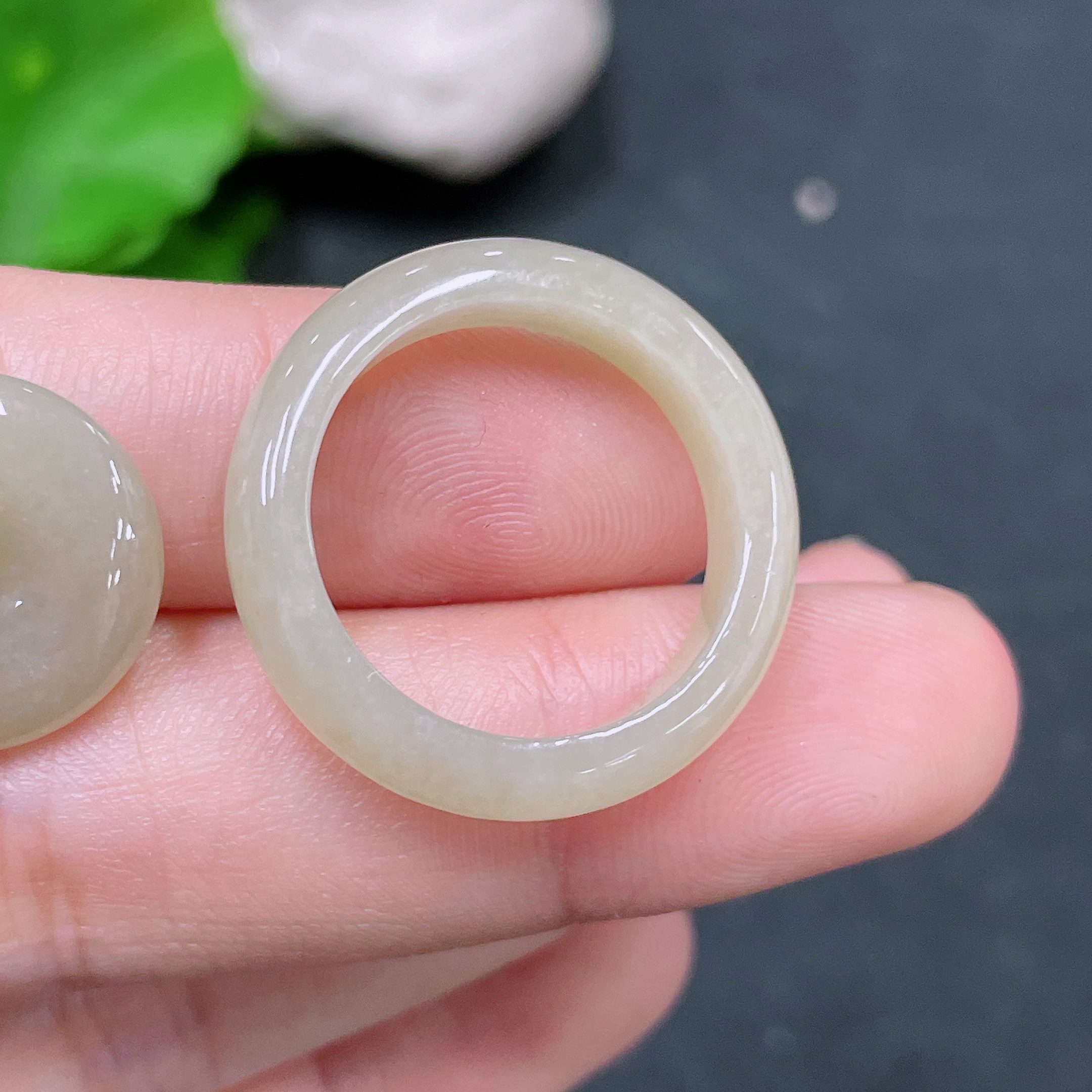 F32779778 Jadeite Pendant Mother-and-Child Buckle Color Origin Undetermined Total Weight Approximately 5.32g