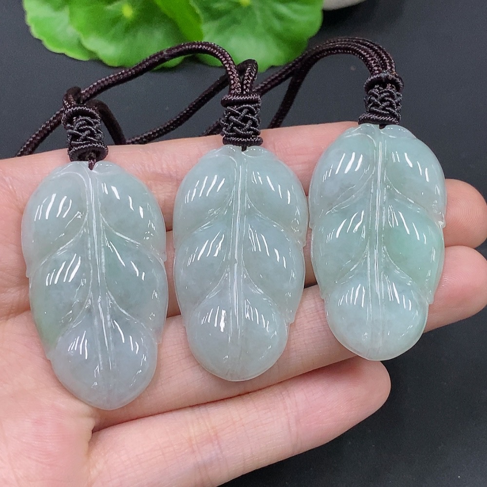 F25893167 JadeiteLeaf Pendant
