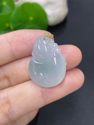 F46615667 翡翠葫芦挂件 18k金扣头 货品总重量约4.4克