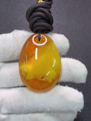 C34949471 Amber Beeswax Pendant Total Weight Approx. 14.32g with String