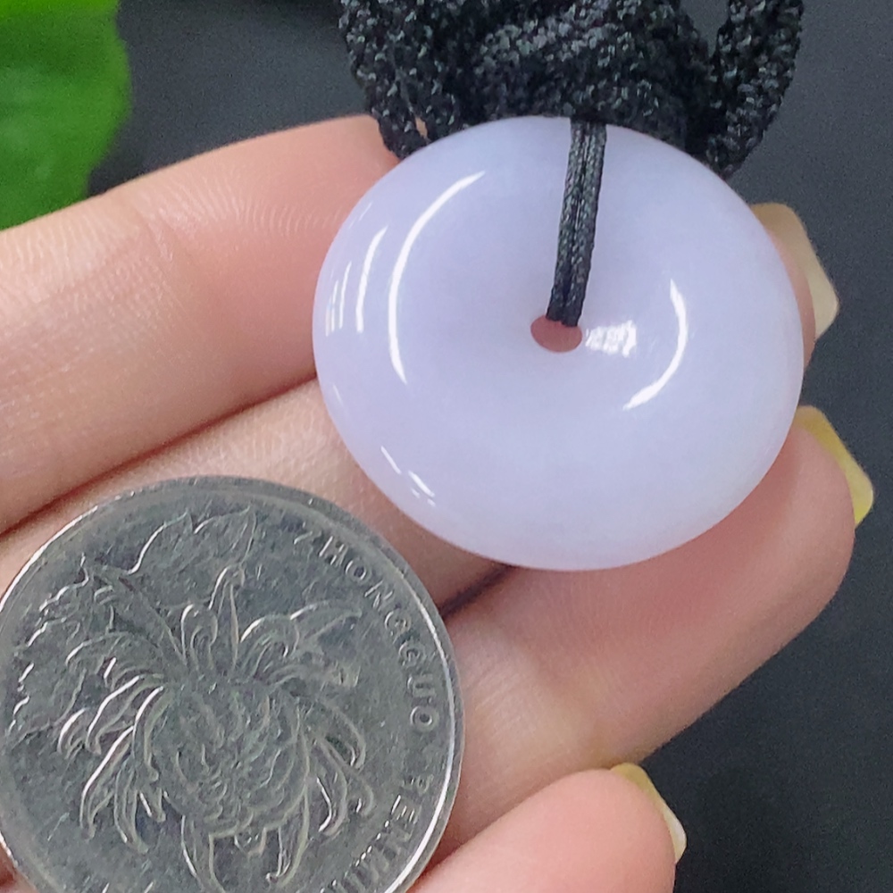 F28265877 JadeitePendant Peace Knot