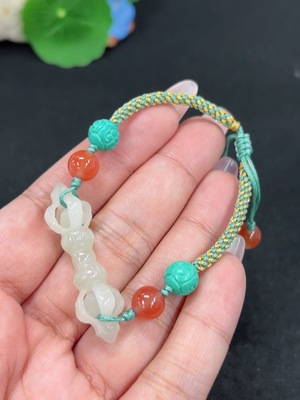 H46587790 和田玉手绳 金刚杵 货品总重约【含绳】8.2g 非金 配珠非和田玉