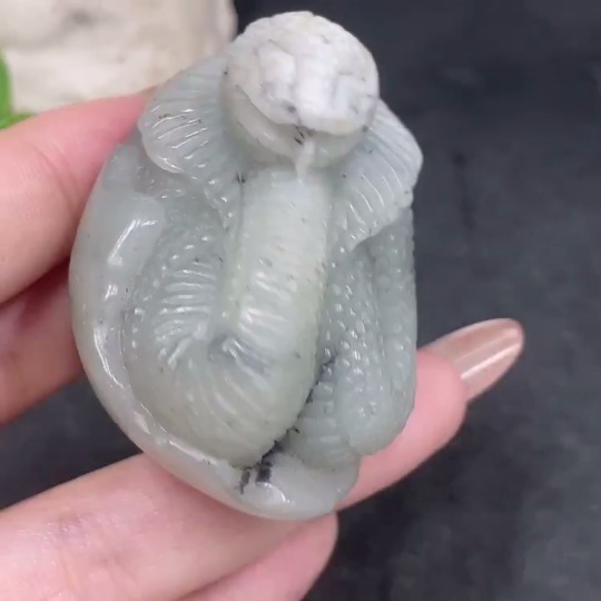 H32777278 Hetian Jade Handheld Piece - Snake - Undetermined Skin Color Origin - Contains Other Mineral Components - Total Weight Approx. 89.7g