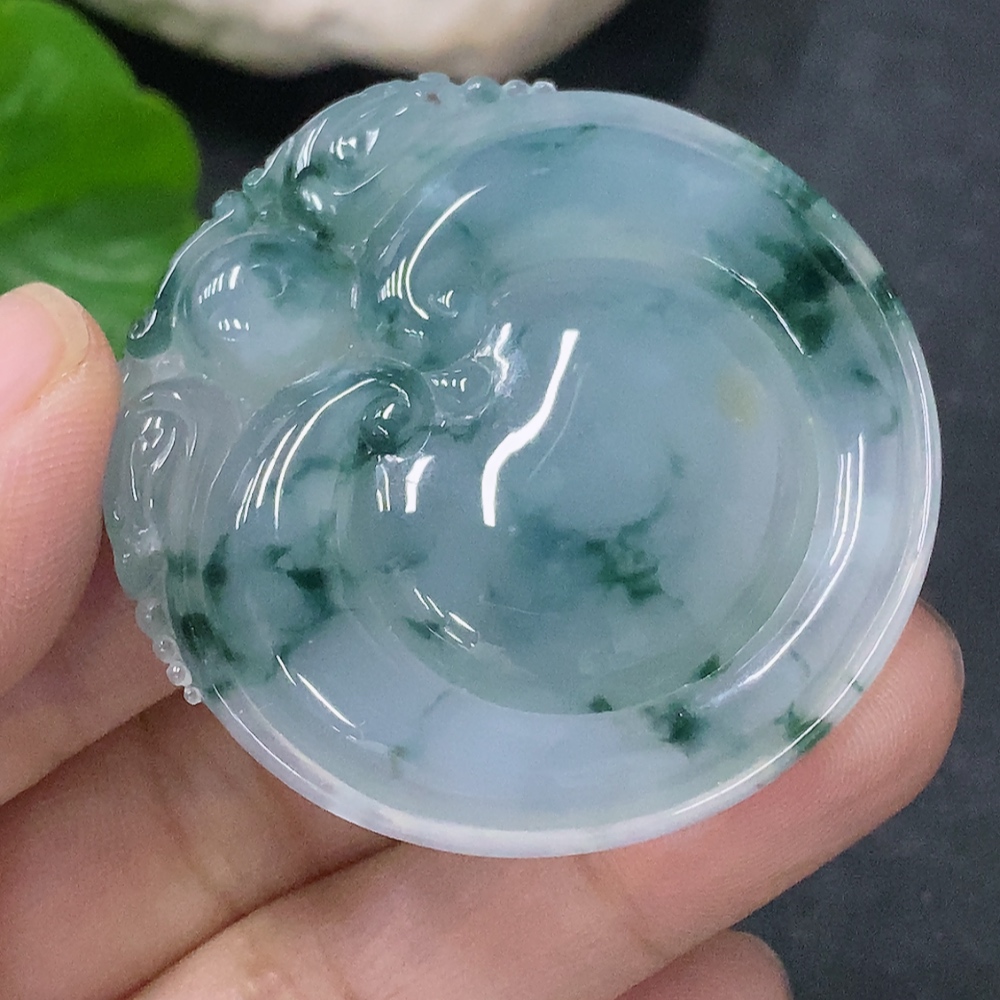 F33912795 Jadeite Auspicious Shell Pendant Total Weight: Approx. 22.7g