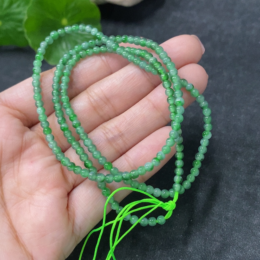 F34976428 Jadeite bead necklace, approx. 3mm, total weight about 7.87g