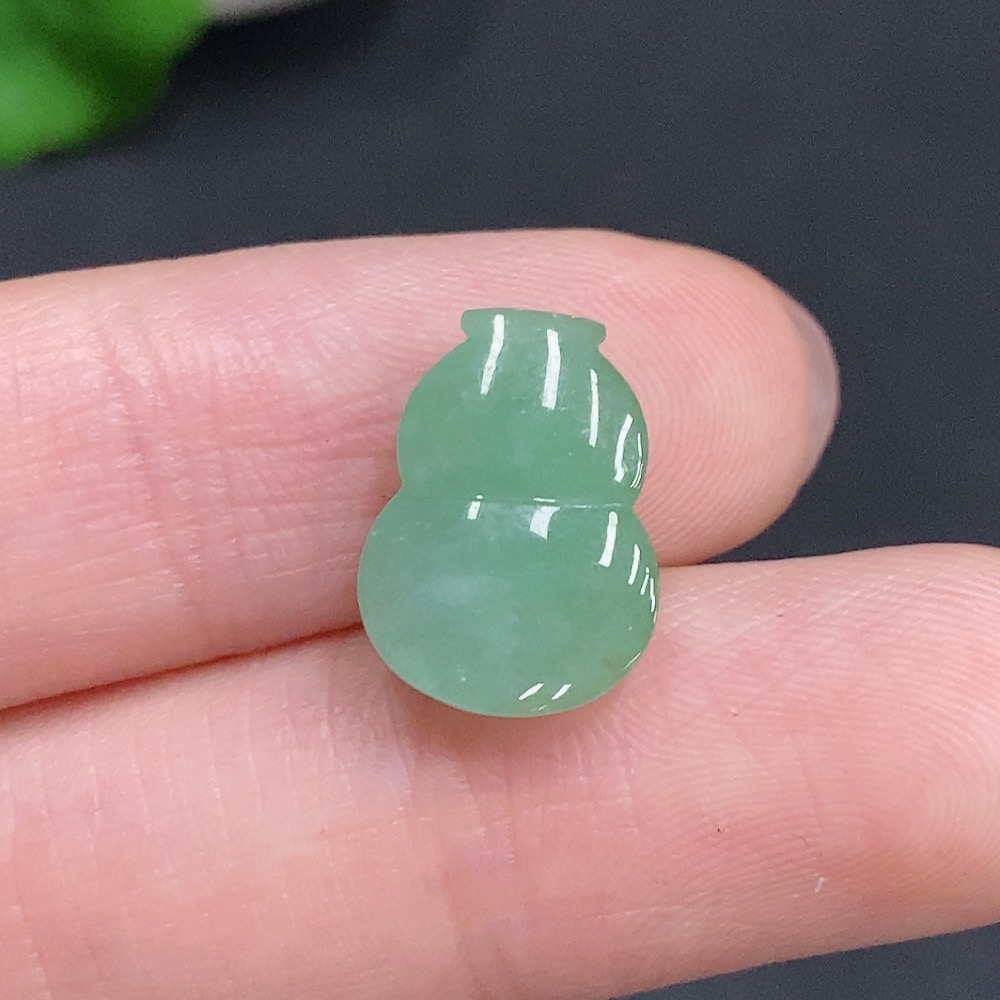 F34077478 Jadeite gourd inlay piece, total weight about 1.3g