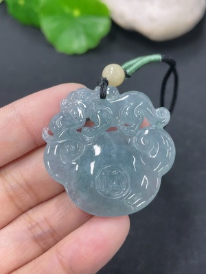 F46569326 翡翠挂件如意 货品总约重 含绳11.68g
