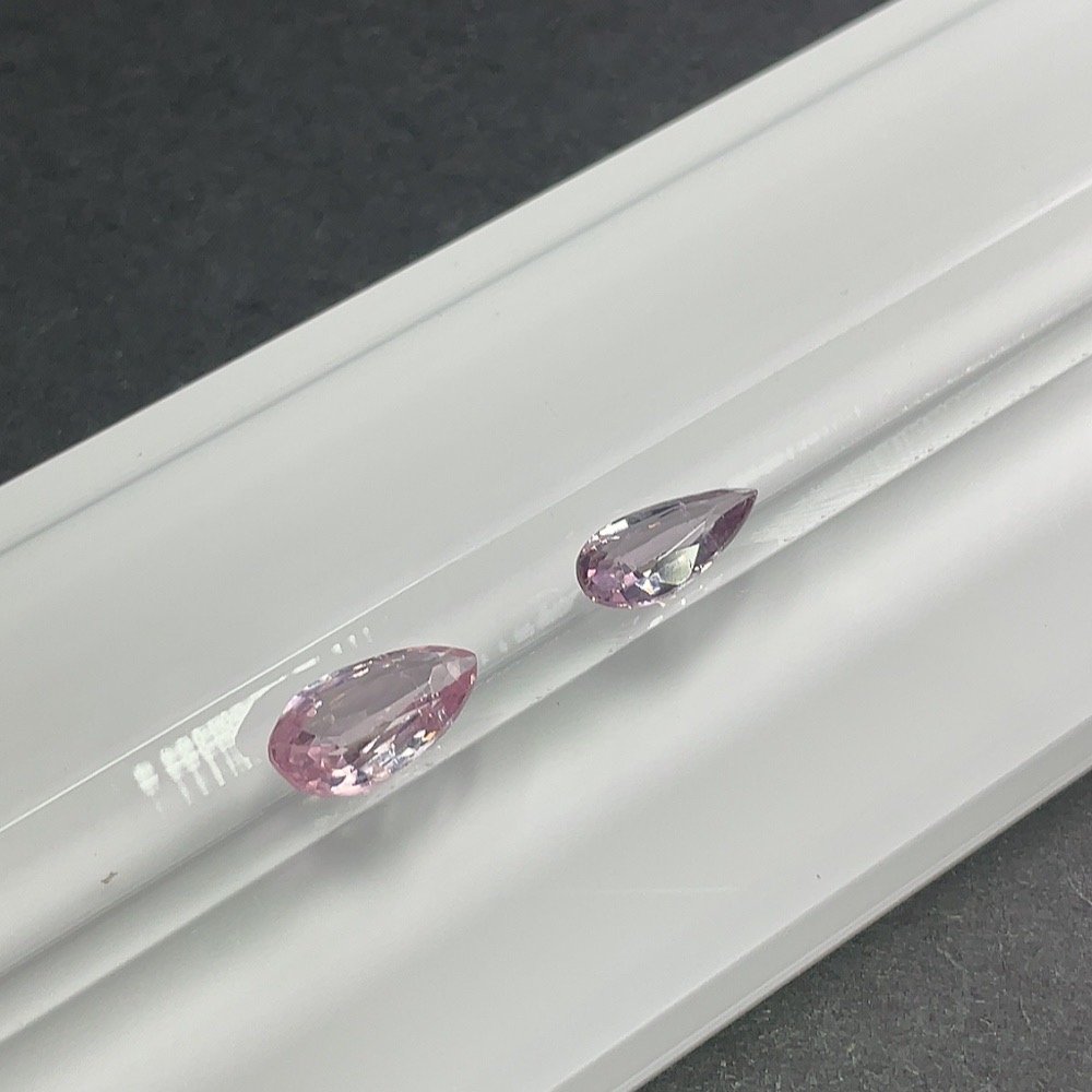 C11178120 Spinel Rough Stone Approx. 3.35ct Two Pieces in One Lot