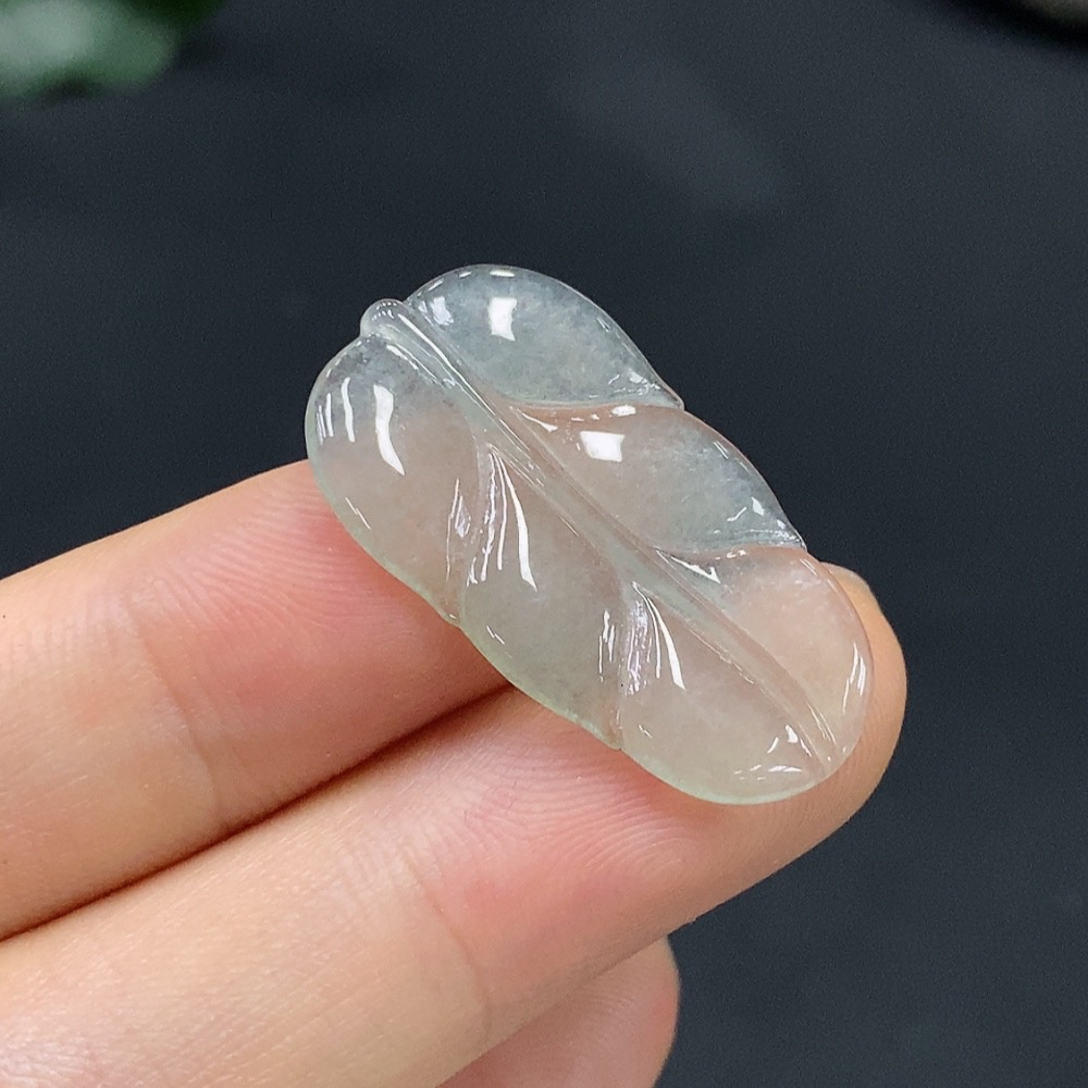 F19145976 Jadeite leaf inlay piece, total weight 1.886g