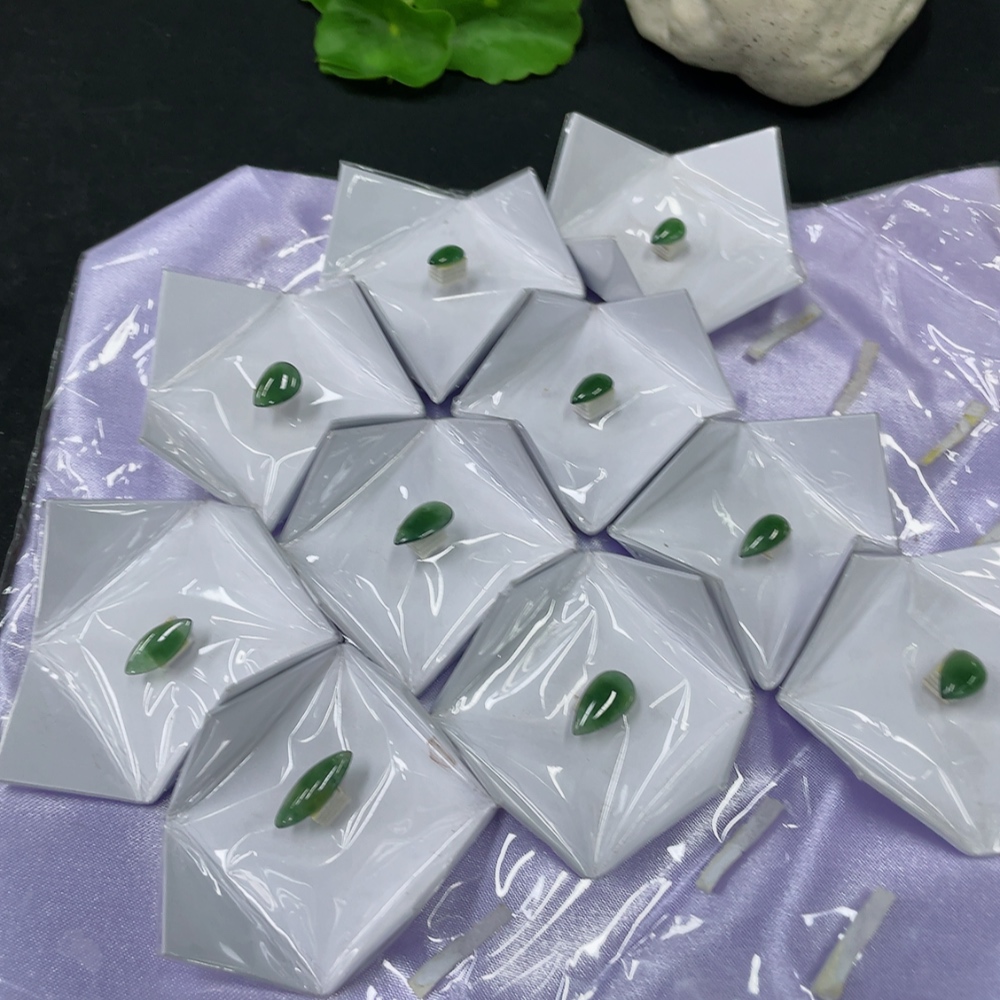 F31638072 Jadeite Inlaid Pieces Sell as a Lot