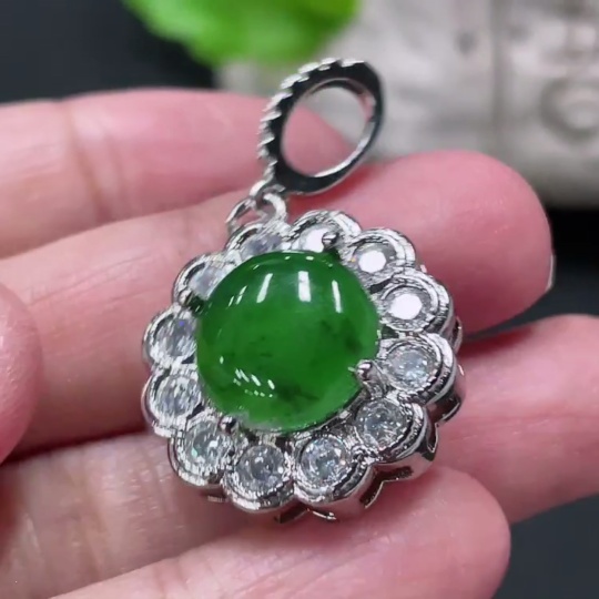 F33935641 Jadeite Inlaid Pendant Non-Gold Total Weight Approx. 6.24g