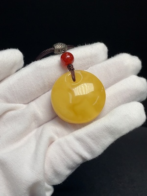 C34040049 Amber Beeswax Pendant with Non-Natural Accent Stones, Total Weight Approx. 11.85g Including Cord