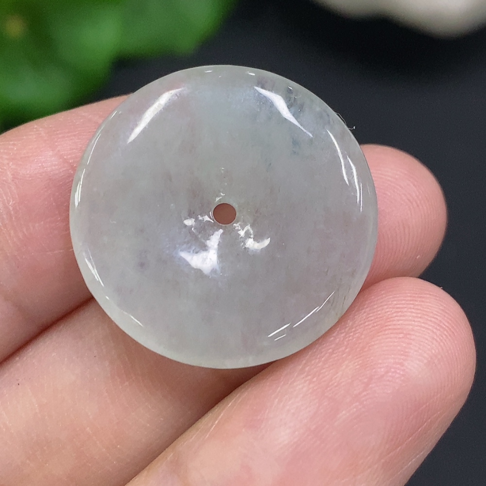 F34069762 Jadeite Peace Knot Total weight approximately 4.2g