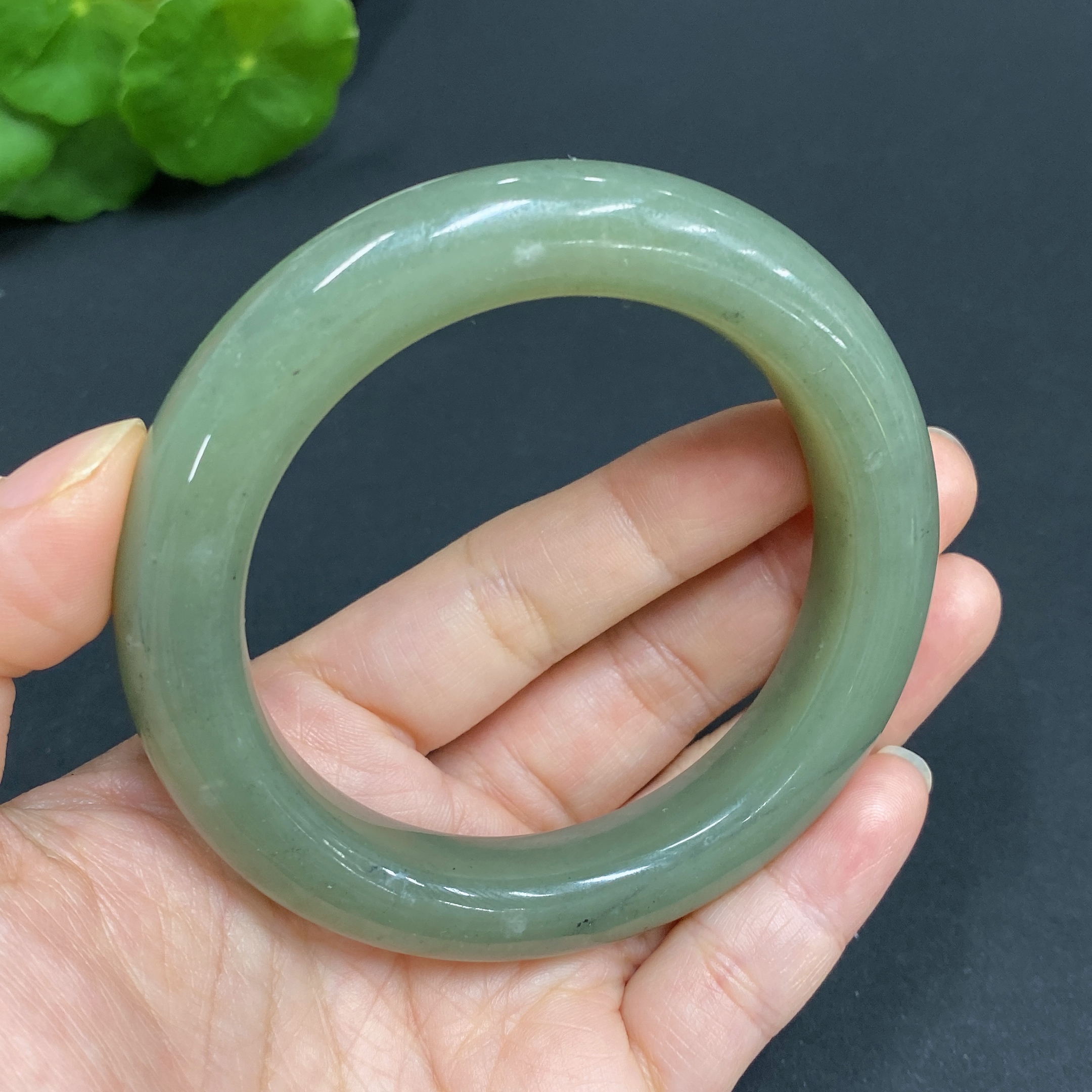 H29366309 Hetian Jade Round Bracelet  Size 56.6  Total Weight Approx. 71.1g