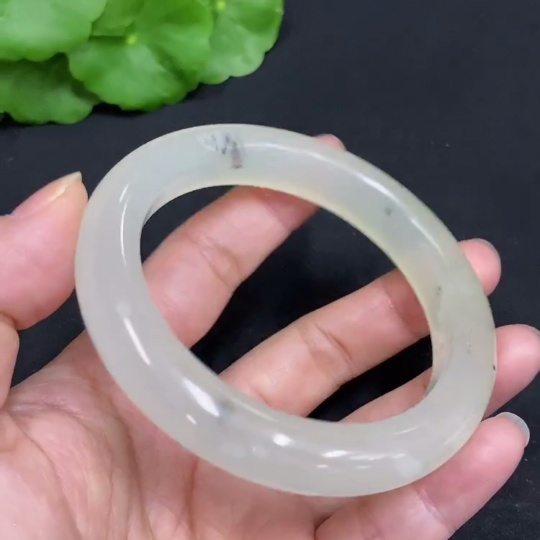 H33939977 Xiuyu (Serpentine Jade) Regular Round Bracelet Size 55.6 Approx. 48g