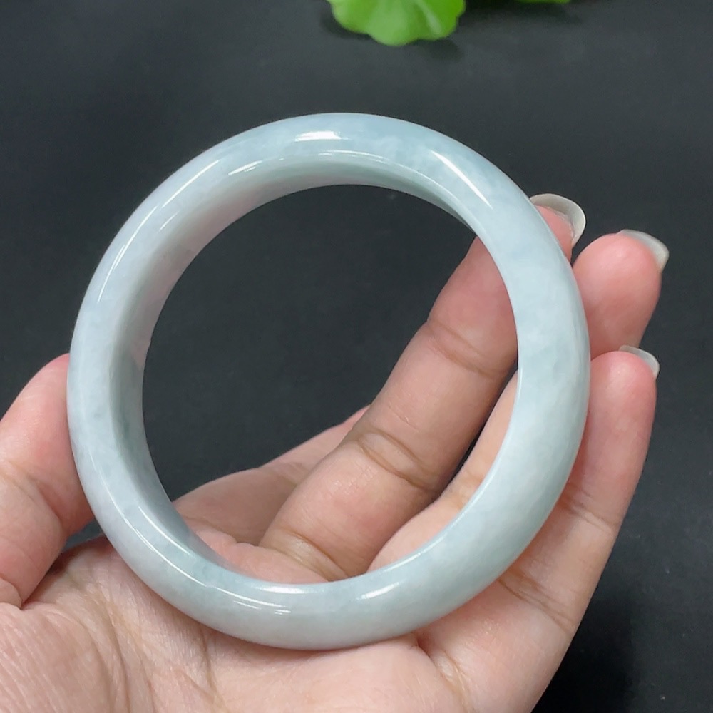F21377117 Jadeite Round Bangle Size 58.1 Total Weight 63.745g