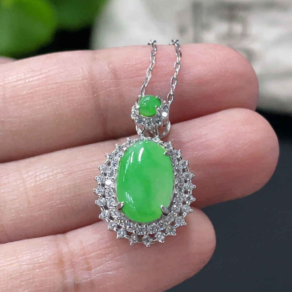 F35080252 Jadeite cabochon inlaid pendant, non-gold setting, total weight approx. 3.42g