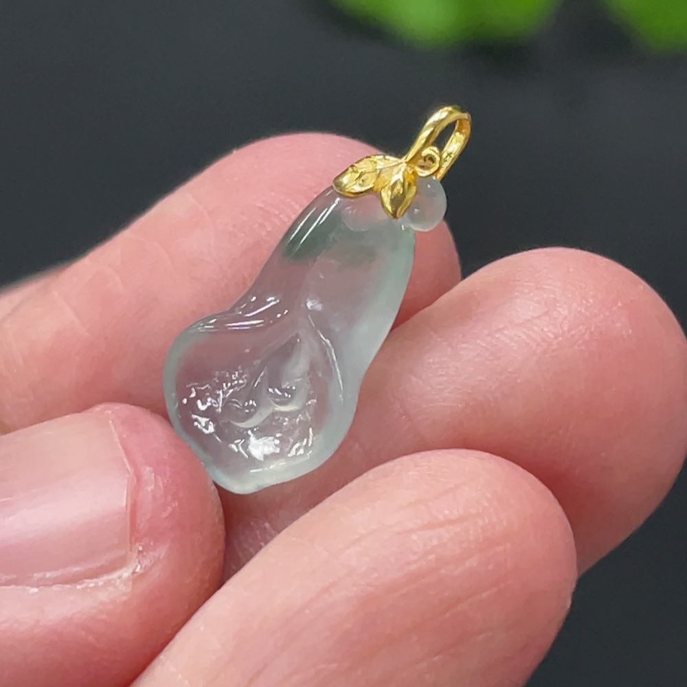 F32768552 Jadeite Magnolia Pendant with 18K Gold Bail, Total Weight Approx. 0.78g