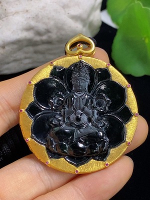 F46516758 翡翠挂件 观音 无印记测金含量18k  含绳货品总重约19.9g