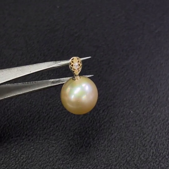 C28224715 Seawater Pearl Pendant Color Origin Undetermined 18K Gold Total Weight Approx. 4.38g Size Approx. 13.6mm