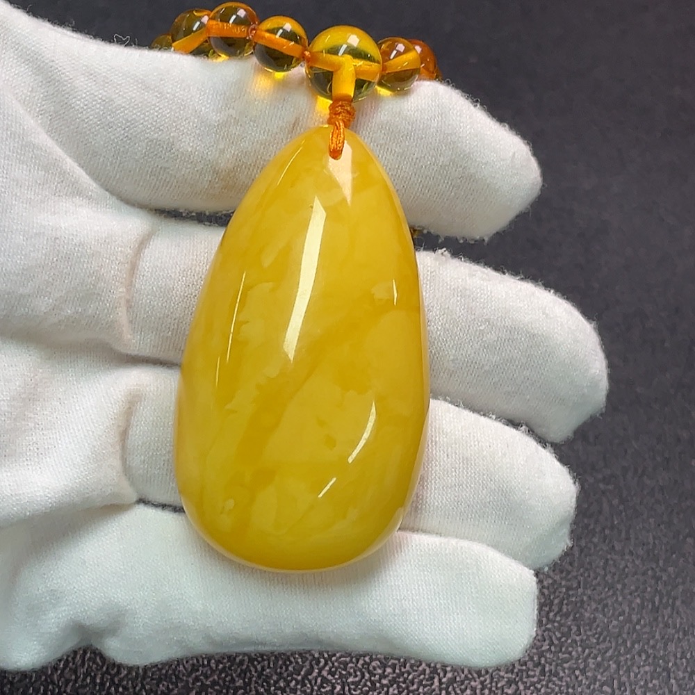 C34989527 Amber Honey Wax Pendant Total Weight Approx. 45.24g with Chain