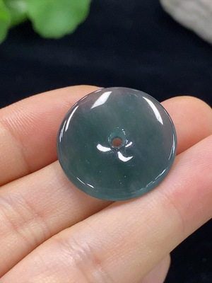 F30531974 Jadeite Peace Knot Pendant Total Weight Approx. 4.63g