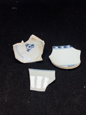 W40801684 陶瓷 3件 瓷片 青花瓷片一组（以实物为准）
