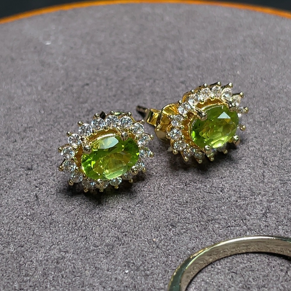 C33842803 Peridot Necklace + Ring + Earrings Non-Gold Adjustable Total Weight Approx. 9g Wholesale Lot