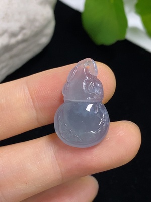 F42978098 翡翠挂件 葫芦  货品总重约2.92g