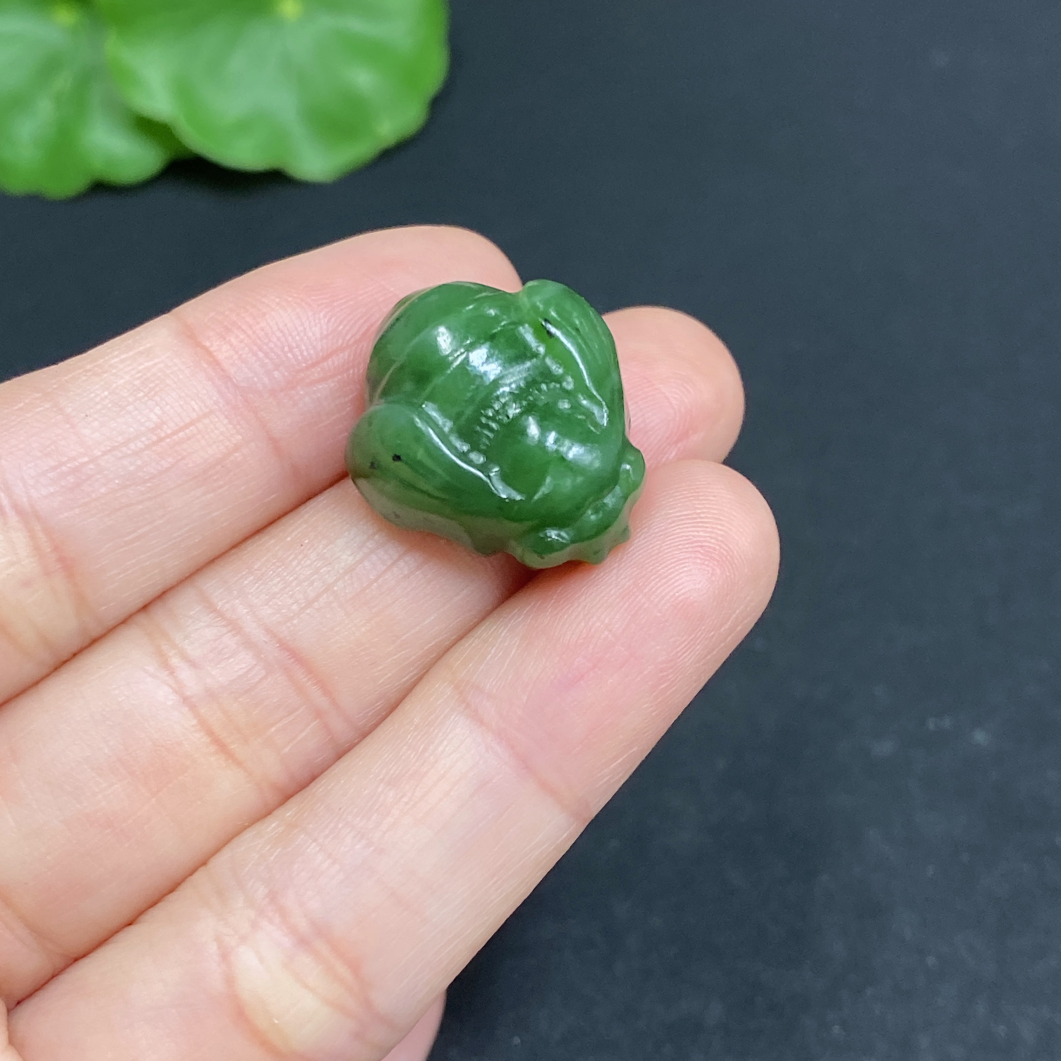 H33859512 Hetian Jade Pendant - Bee, Total Weight Approx. 5g