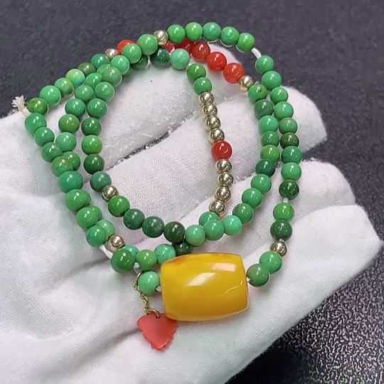 C33922751 Turquoise bead strand with amber and southern red agate, color origin undetermined, containing other mineral components, non-gold, total weight approximately 17.37g, bead size about 4.4mm