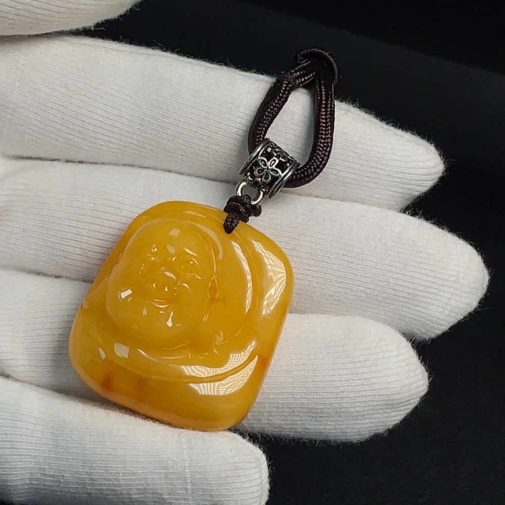 C30567222 Amber Beeswax Pendant with Colorless Coating, Non-Gold, Total Weight Approximately 11.51g Including Rope