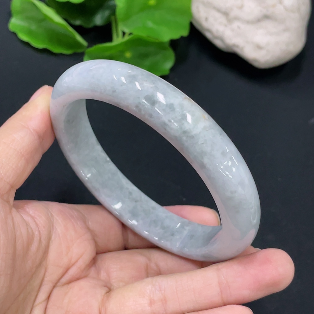 F32697073 Jadeite Round Bangle, 58.8 Loop Size, Total Weight Approx. 56.01g