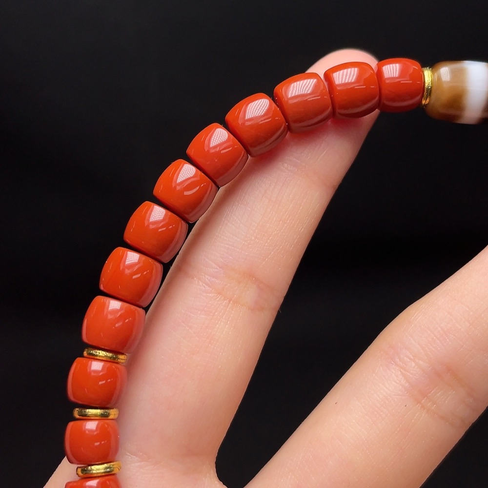 C33937063 South Red Agate Bead Strand with Visible Organic Matter, Non-Natural Accent Stones, Non-Gold, Total Weight Approx. 34.3g, Size About 7.7mm