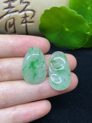 F45336112 翡翠如意挂件 一手走 总重约4.26g