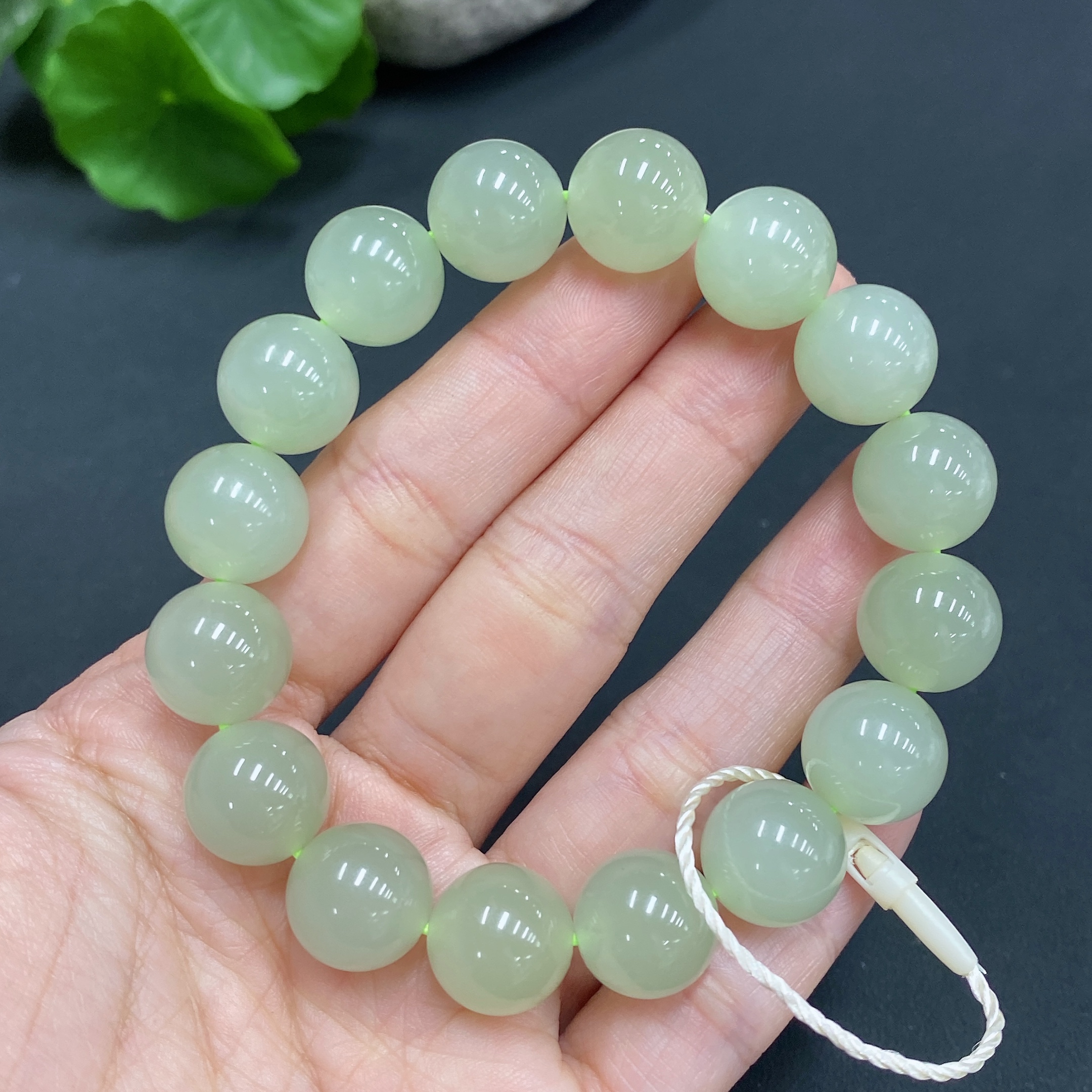 H15691535 Hetian Jade Bracelet, approx. 11.6mm beads, total weight approx. 43.2g