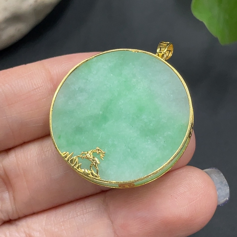 F16706248 Jadeite inlaid pendant 18K gold total weight about 7.3g