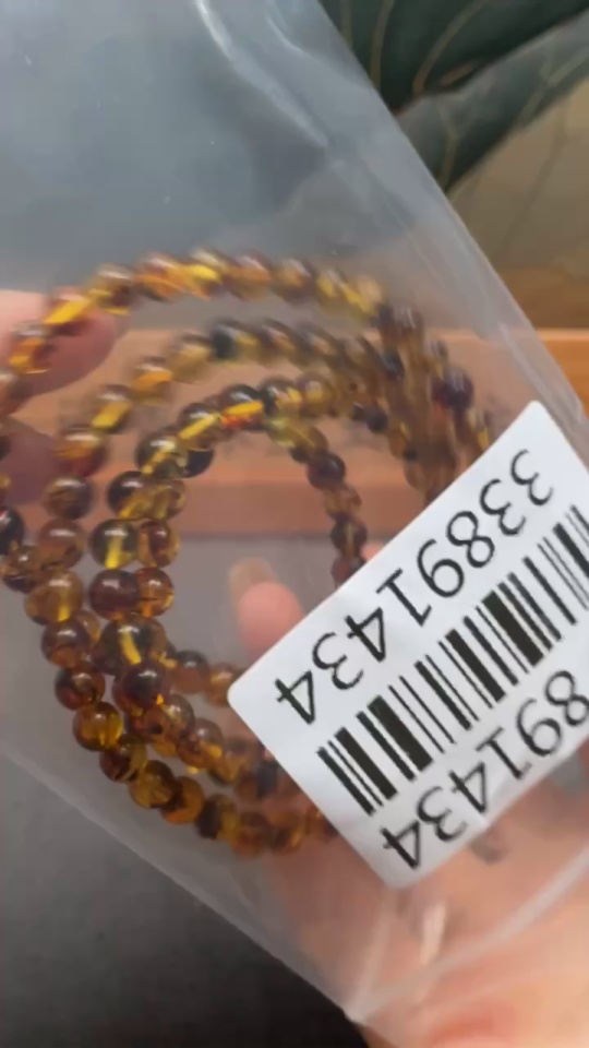C33891434 Amber Beaded Necklace, Total Weight Approx. 16.70g, Bead Size About 6.2mm
