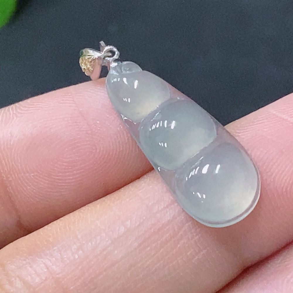 F32733882 Jadeite Pendant Lucky Bean with 18K Gold and Diamond Accents, Total Weight Approx. 1.3g