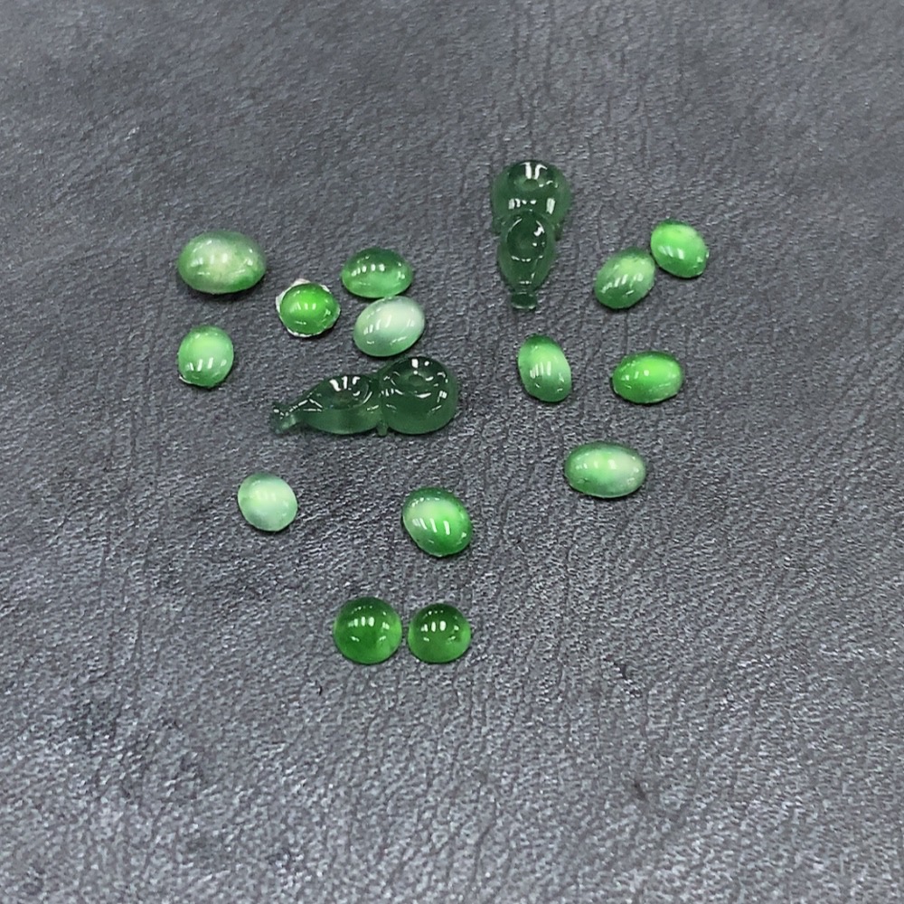 F33860905 Jadeite Cabochon/Mountings Sell as a Lot