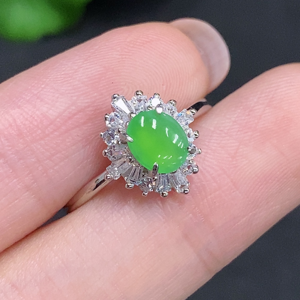 F34060491 Jadeite Cabochon Inlaid Ring with Adjustable Size, Non-Gold Setting, Total Weight Approximately 2g