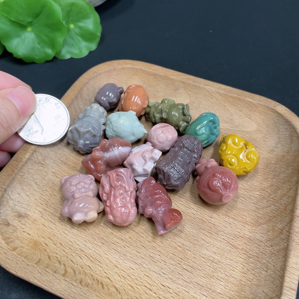 H35110071 Alashan Agate Pendant with other mineral components, total weight approximately 93.1g