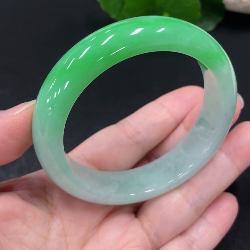 F31675154 Jadeite Circle Bracelet, Size 54.5, Total Weight Approx. 62.3g