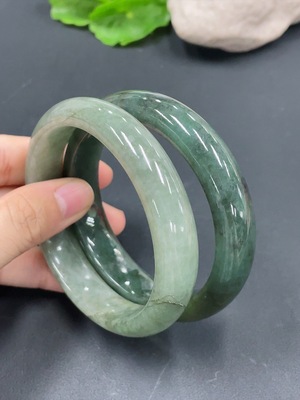 F23584877 Jadeite Round Bangle Size 56.6/56.3 Sell as a Lot
