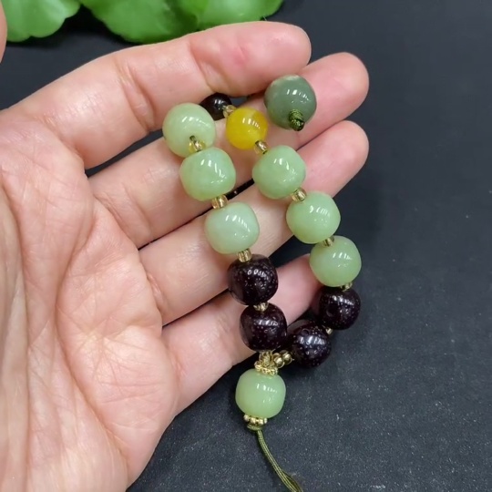 H31583746 Hetian Jade Bead Necklace, Approx. 9.9mm, Total Weight Approx. 40.8g, Non-Hetian Jade Beads Included