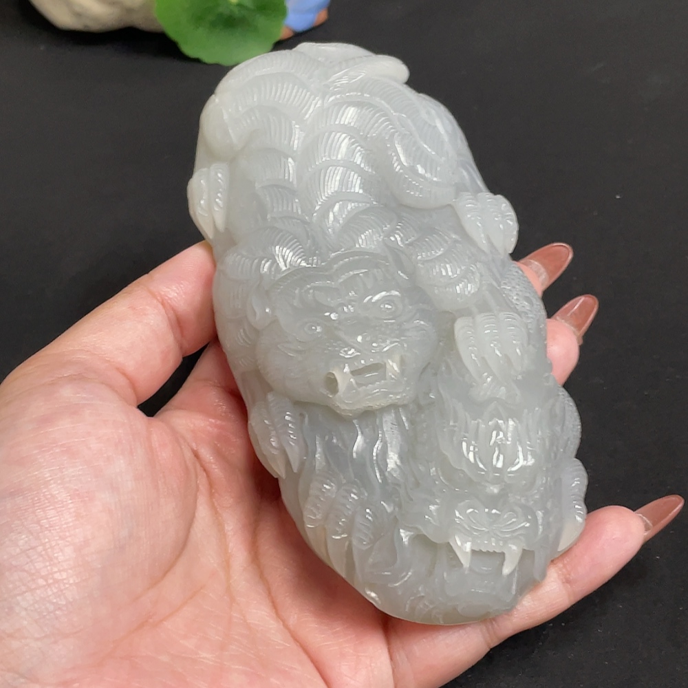 H35118366 Hetian Jade Handheld Carving 'Soaring Dragon and Leaping Tiger' Total Weight Approx. 441.1g