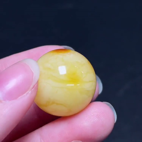 C24714694 Amber Beeswax Pendant Total Weight Approx.5.25g Size About 21mm