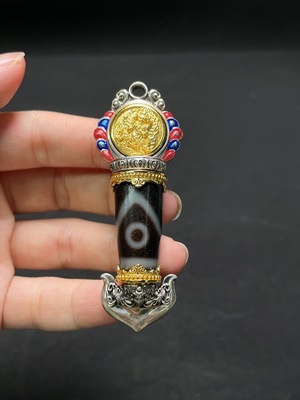 W34994526 Dzi Bead Pendant Total weight approx. 31.8g Size approx. 12.7mm